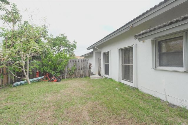 518 NE 48th St 518, Boca Raton, FL 33431
