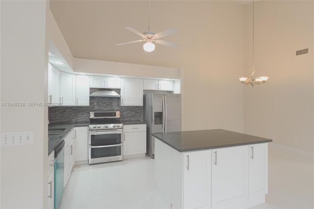 518 NE 48th St 518, Boca Raton, FL 33431