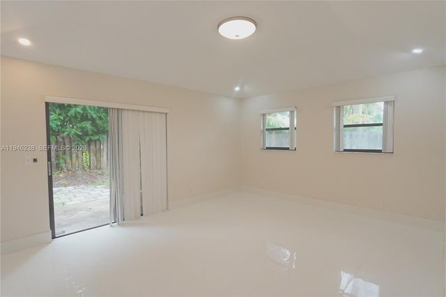 518 NE 48th St 518, Boca Raton, FL 33431