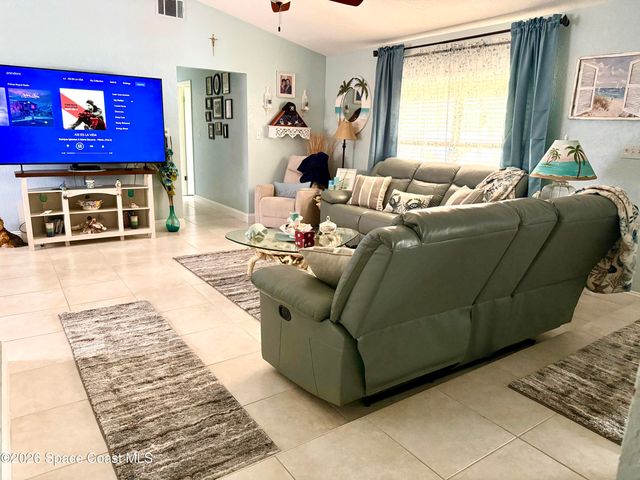 913 Dupont Street NE, Palm Bay, FL 32907