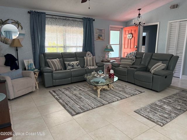 913 Dupont Street NE, Palm Bay, FL 32907