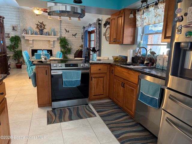 913 Dupont Street NE, Palm Bay, FL 32907