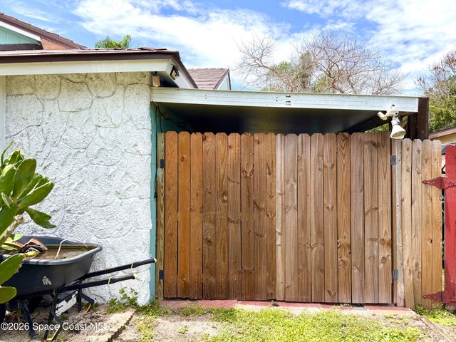 913 Dupont Street NE, Palm Bay, FL 32907