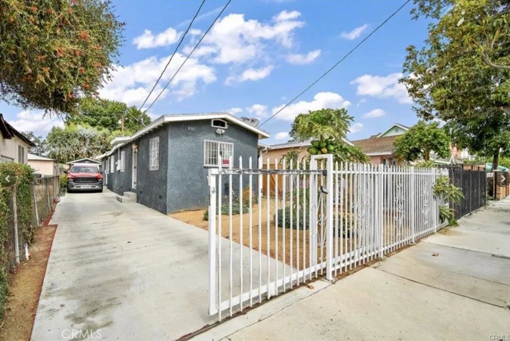 8917 Beach Street, Los Angeles, CA 90002