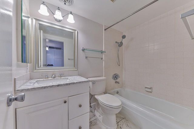 500 Glenwood Circle 435, Monterey, CA 93940