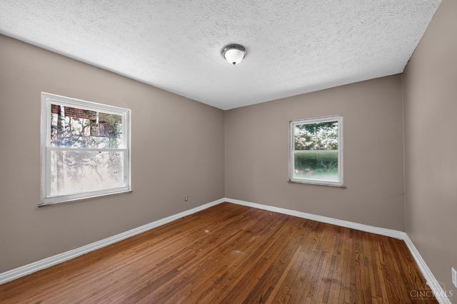 1641 Tuxworth Avenue, Cincinnati, OH 45238