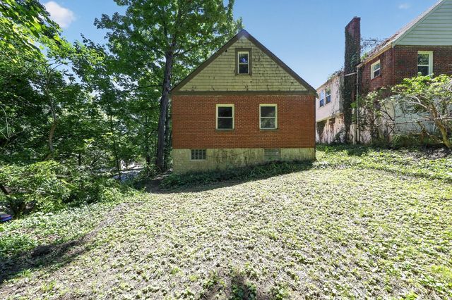 1641 Tuxworth Avenue, Cincinnati, OH 45238