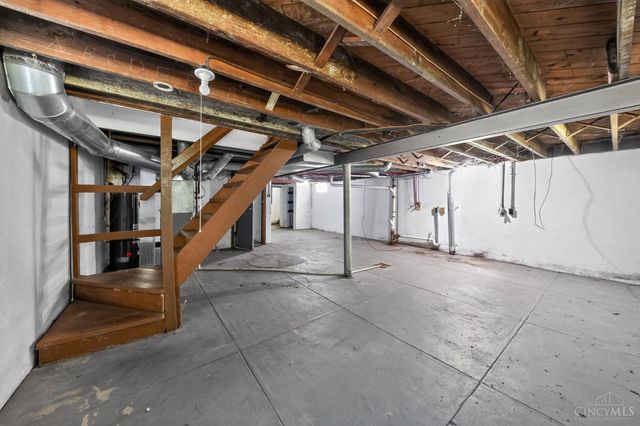 1641 Tuxworth Avenue, Cincinnati, OH 45238