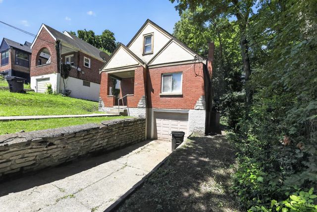 1641 Tuxworth Avenue, Cincinnati, OH 45238