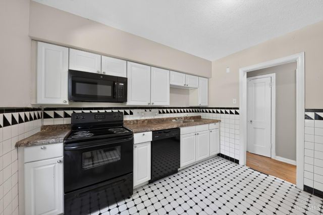 1641 Tuxworth Avenue, Cincinnati, OH 45238