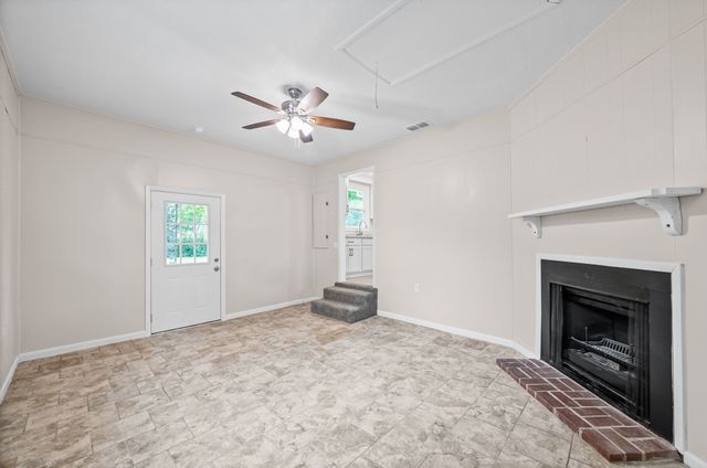 6 Sevier St, Clarksville, TN 37042