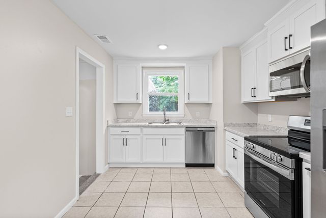 6 Sevier St, Clarksville, TN 37042