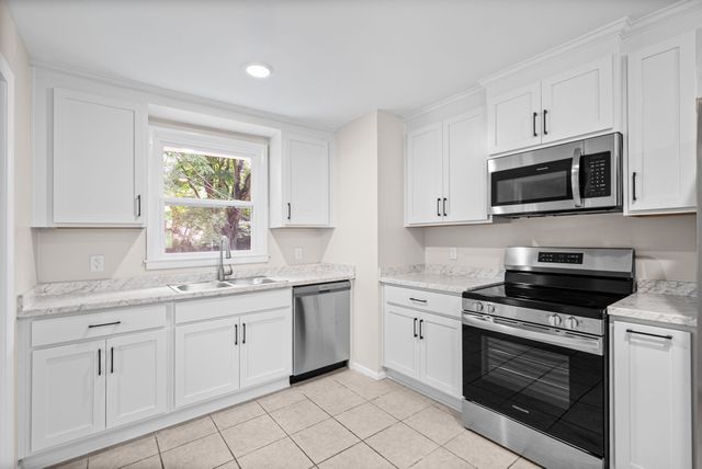 6 Sevier St, Clarksville, TN 37042