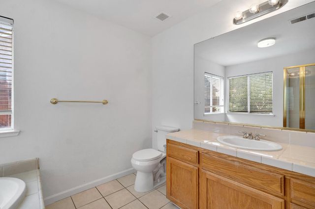 4466 W Celeste Ave, Fresno, CA 93722