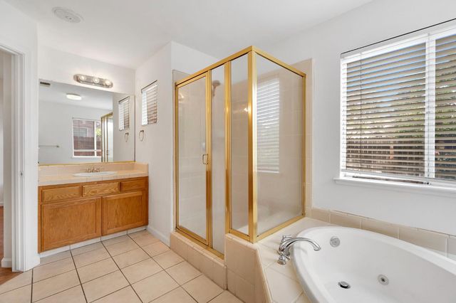 4466 W Celeste Ave, Fresno, CA 93722