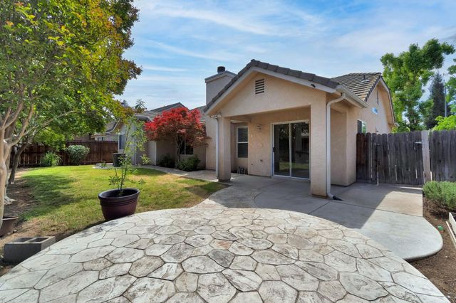 4466 W Celeste Ave, Fresno, CA 93722