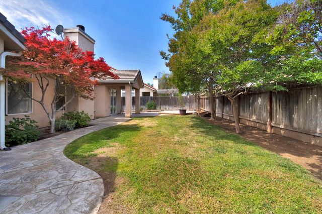 4466 W Celeste Ave, Fresno, CA 93722