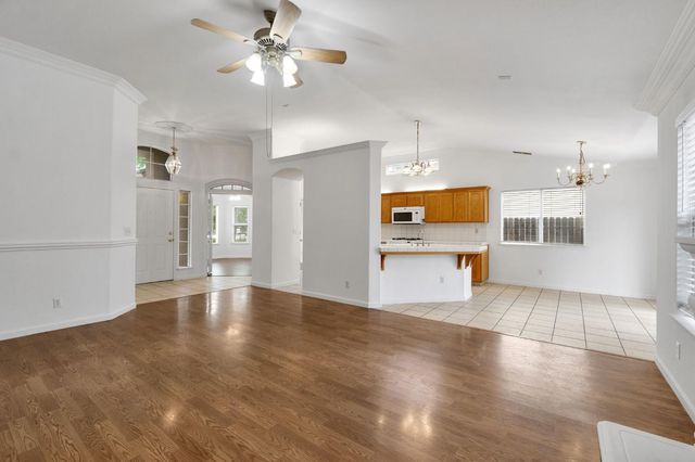 4466 W Celeste Ave, Fresno, CA 93722