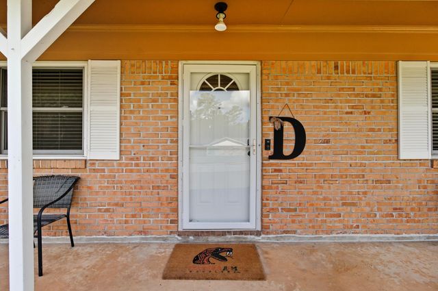 2101 Portsmouth Circle, Tallahassee, FL 32311