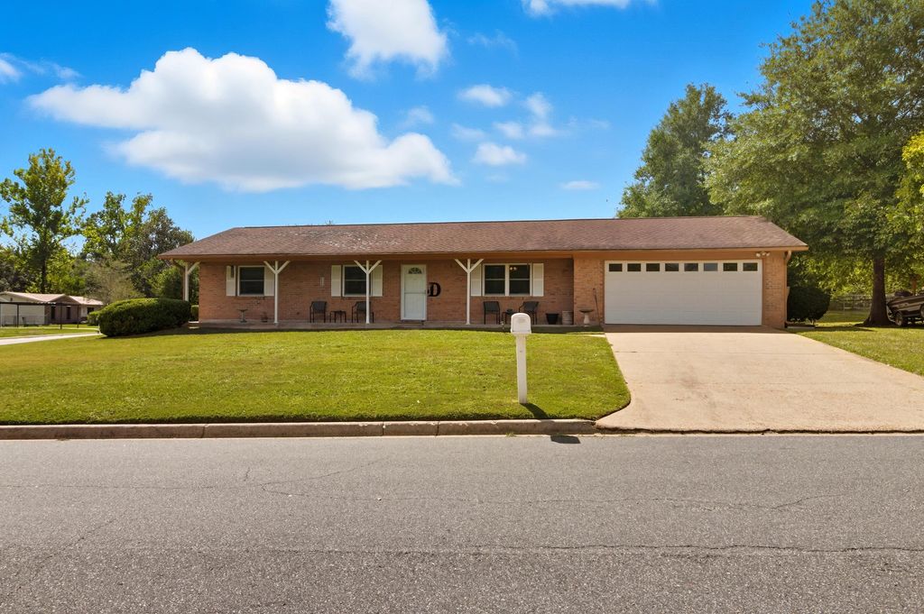 2101 Portsmouth Circle, Tallahassee, FL 32311