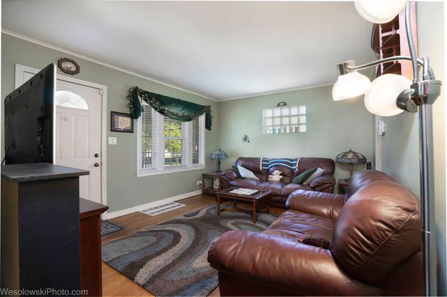 3461 N Pacific Avenue, Chicago, IL 60634