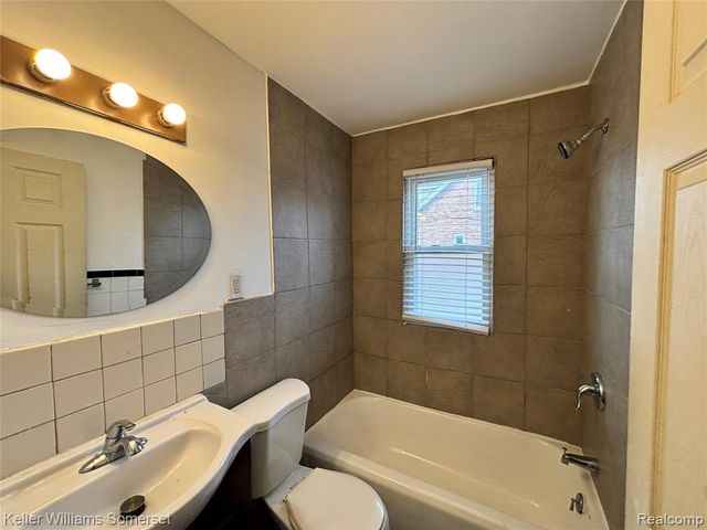 13425 Georgiana Avenue, Warren, MI 48089