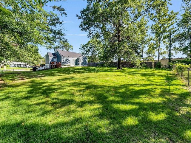 2421 NE Vivion Road, Kansas City, MO 64118