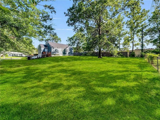 2421 NE Vivion Road, Kansas City, MO 64118