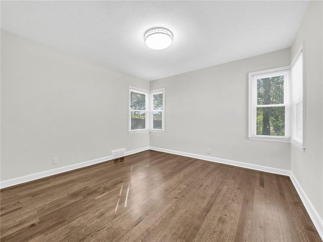 2421 NE Vivion Road, Kansas City, MO 64118