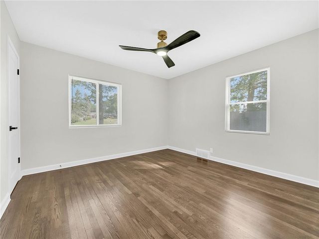 2421 NE Vivion Road, Kansas City, MO 64118