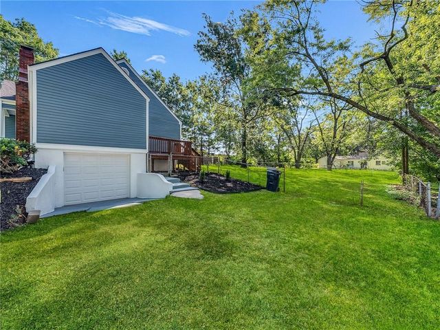 2421 NE Vivion Road, Kansas City, MO 64118