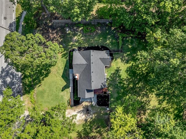 2421 NE Vivion Road, Kansas City, MO 64118