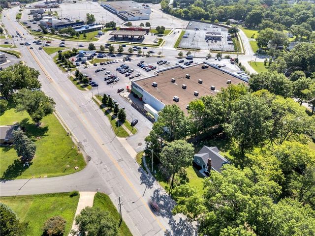 2421 NE Vivion Road, Kansas City, MO 64118