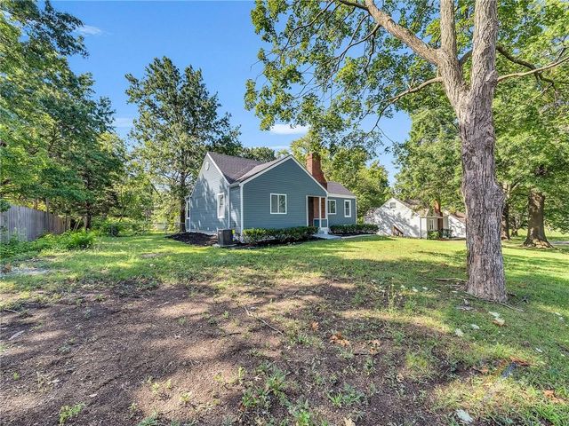 2421 NE Vivion Road, Kansas City, MO 64118