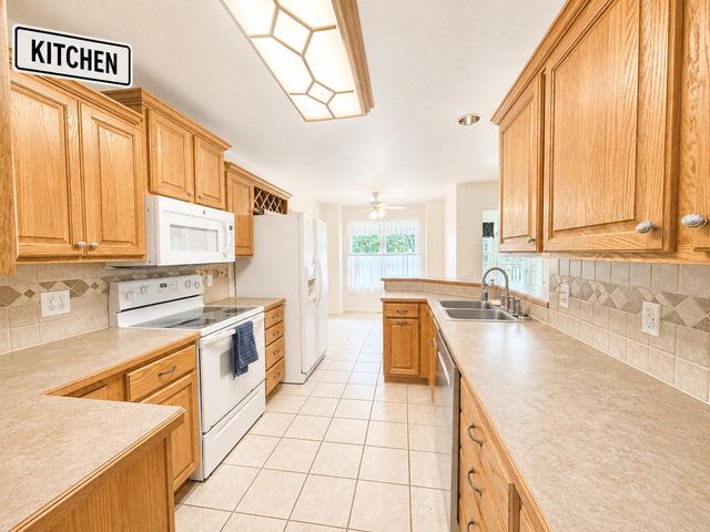 52 Crown Drive, Branson West, MO 65737