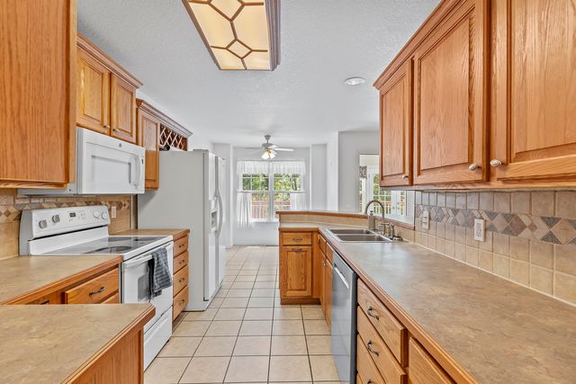 52 Crown Drive, Branson West, MO 65737