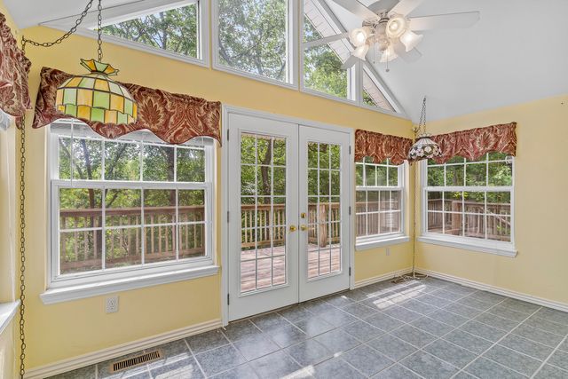 52 Crown Drive, Branson West, MO 65737