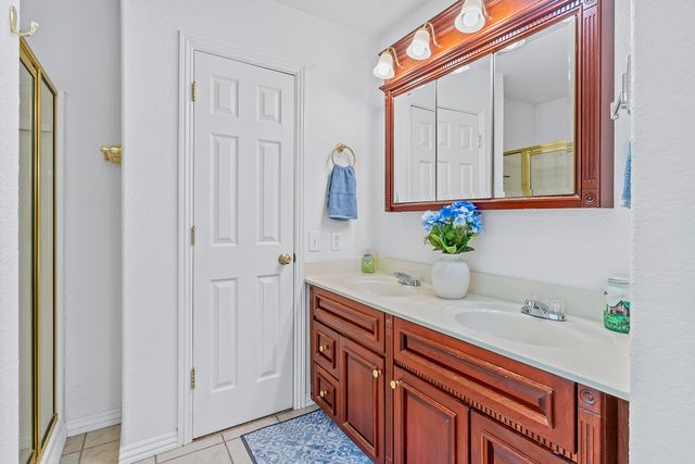 52 Crown Drive, Branson West, MO 65737