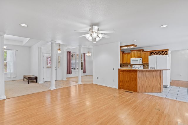 52 Crown Drive, Branson West, MO 65737