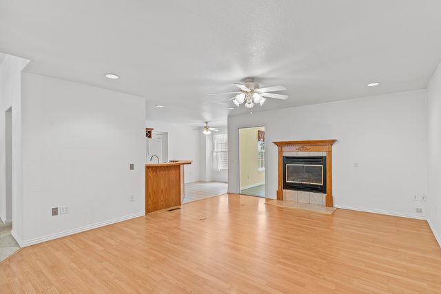 52 Crown Drive, Branson West, MO 65737