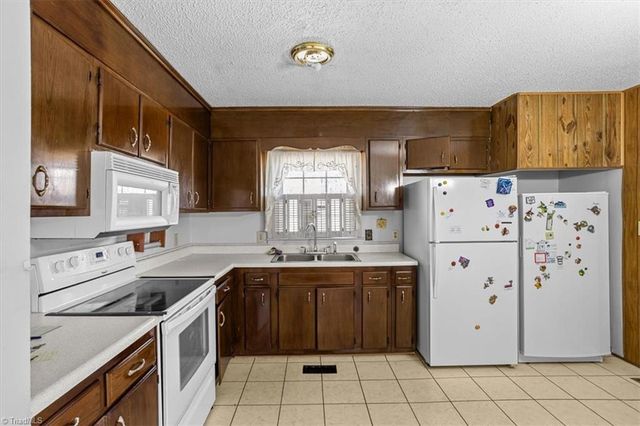 5503 Mallard Drive, Browns Summit, NC 27214