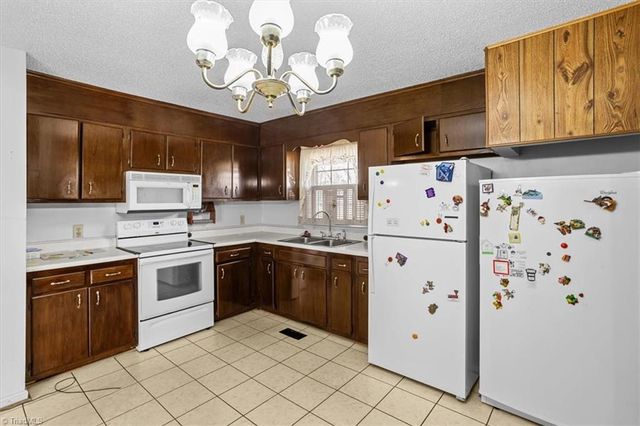 5503 Mallard Drive, Browns Summit, NC 27214