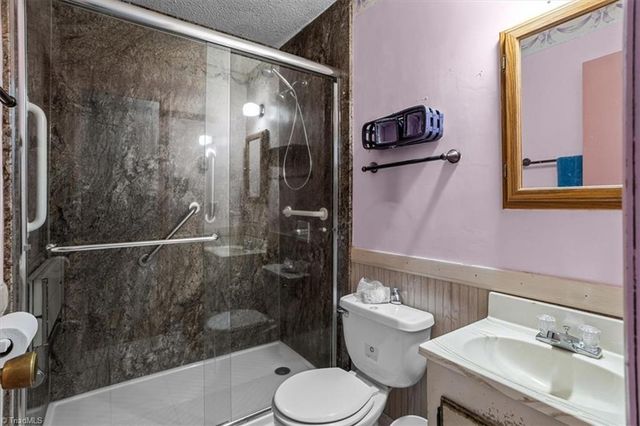 5503 Mallard Drive, Browns Summit, NC 27214