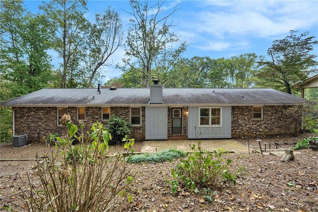 4304 Lindsey NE Way, Roswell, GA 30075