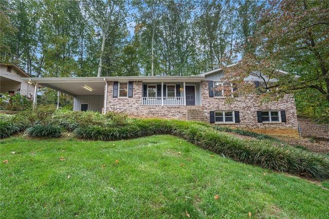 4304 Lindsey NE Way, Roswell, GA 30075