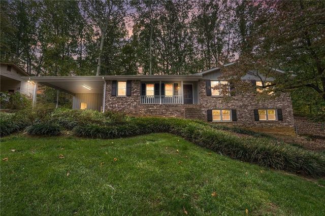 4304 Lindsey NE Way, Roswell, GA 30075