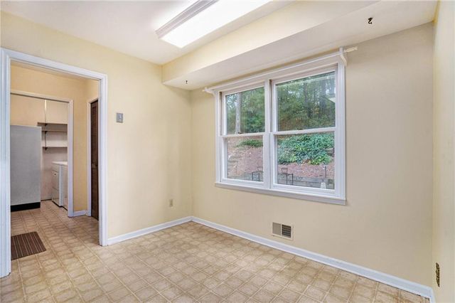 4304 Lindsey NE Way, Roswell, GA 30075