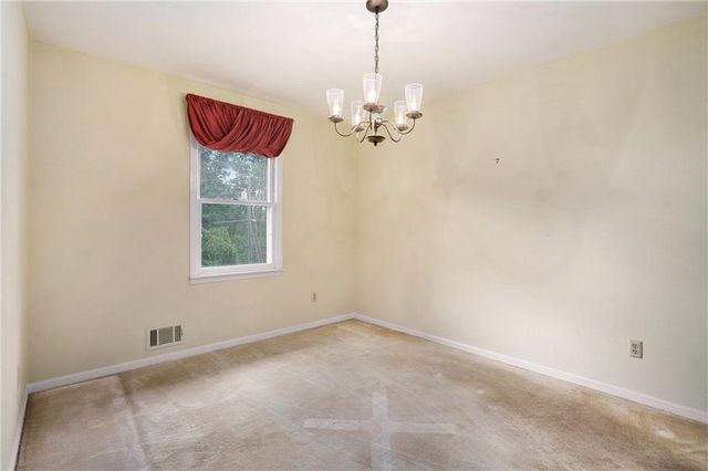 4304 Lindsey NE Way, Roswell, GA 30075