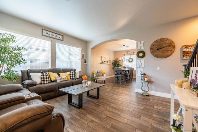 226 Quail Run Dr, El Centro, CA 92243