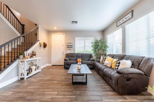 226 Quail Run Dr, El Centro, CA 92243